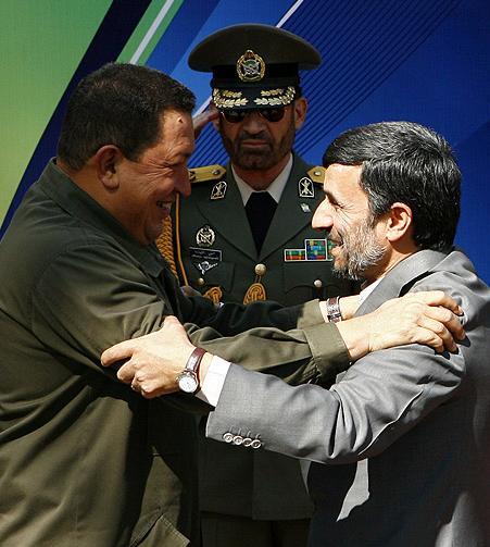 Hugo-Chavez-Ahmadinejad-Tehran2