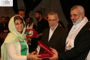 Azra Banu of Viva Palestina Malaysia and Ismail Haniyeh of Hamas