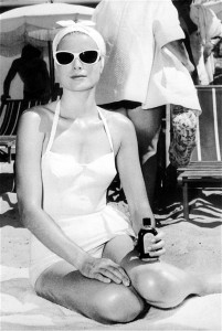 5-Grace-Kelly-in-the-French-Riviera-filming-To-Catch-a-Thief-1955